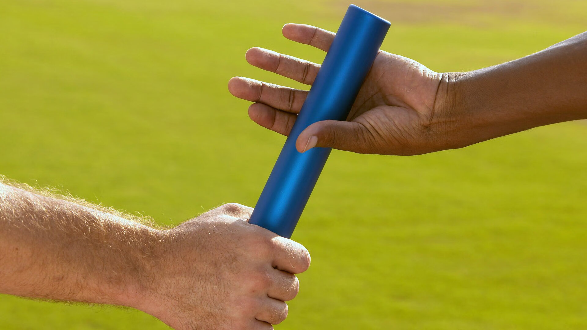 美方划频提升更剧烈,中方更线性稳定,中方欲发言时美方赶走媒体